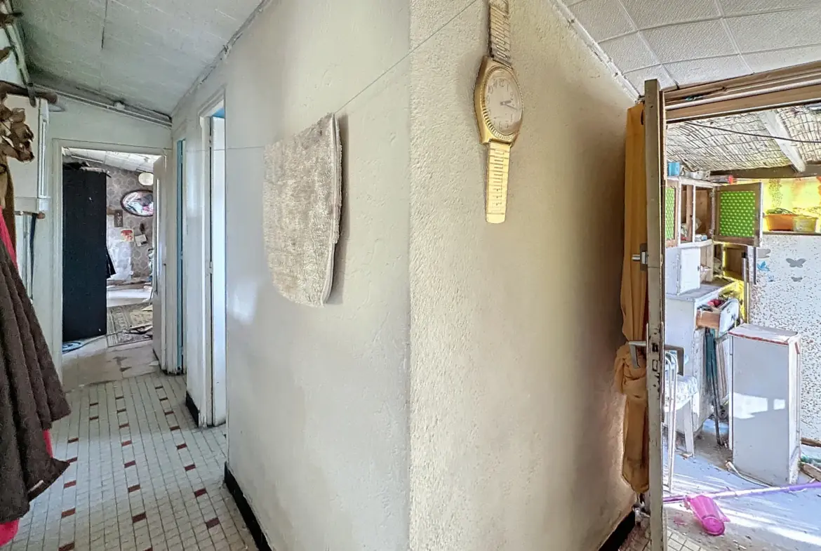 Maison T4 à rénover sur terrain 420m2 à Cazaux 