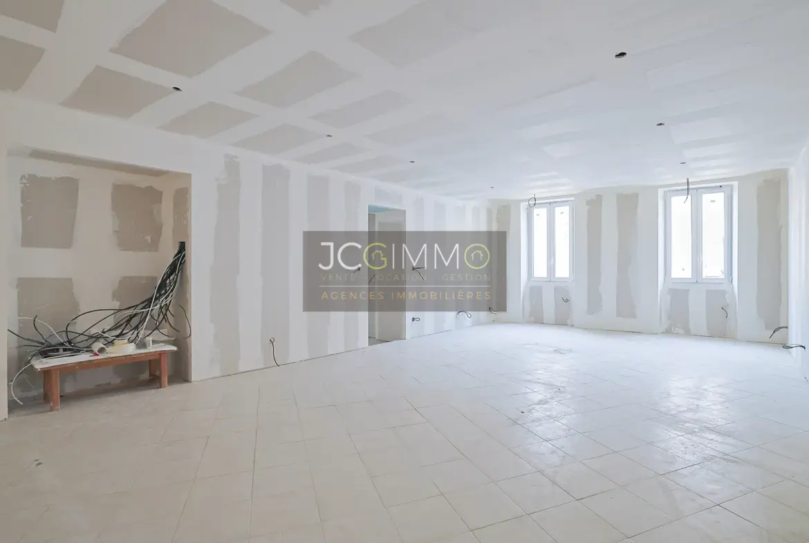 Appartement T3 à Sollies Pont, 82,99 m2 à rénover 