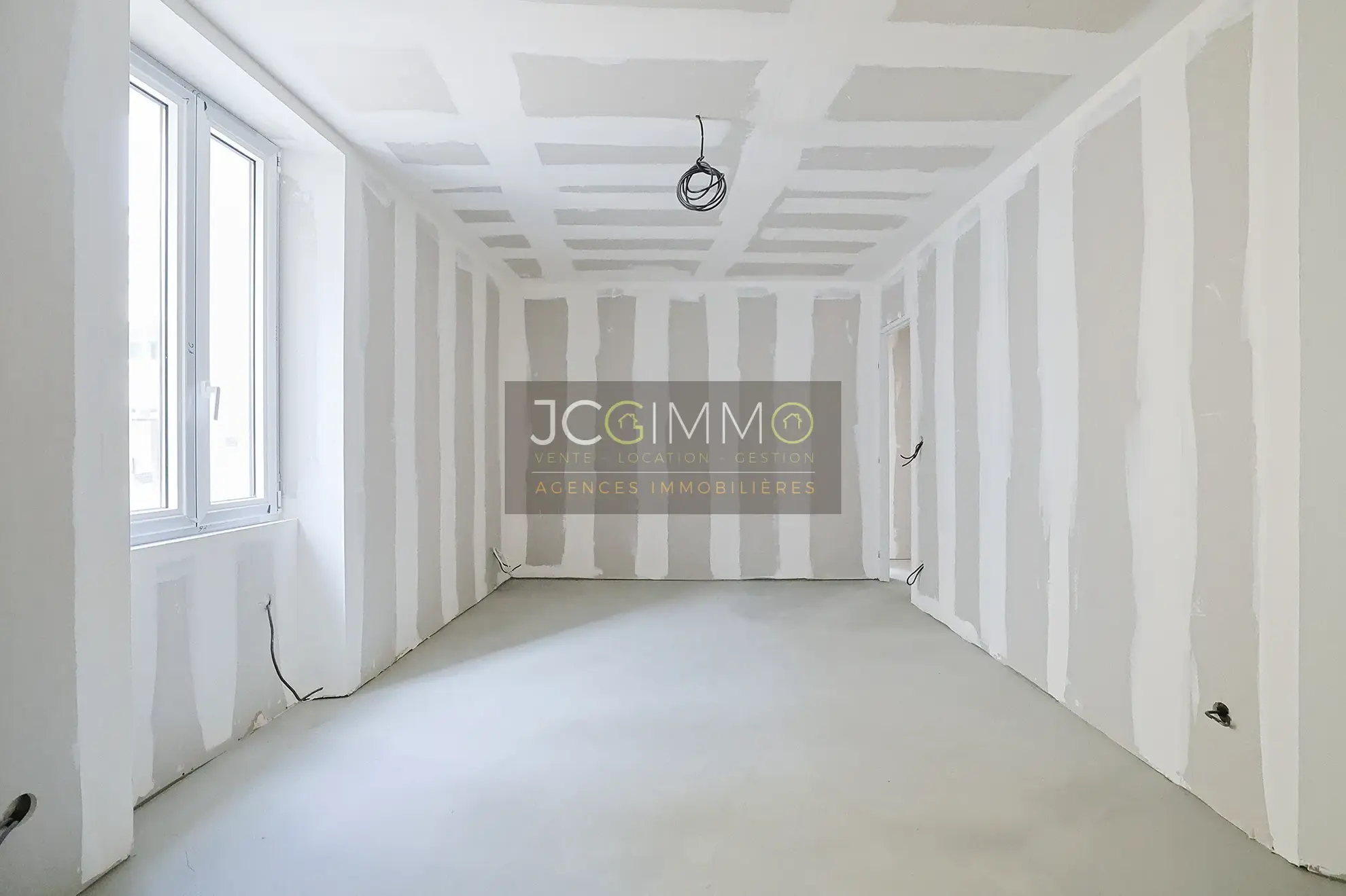 Appartement T3 à Sollies Pont, 82,99 m2 à rénover 