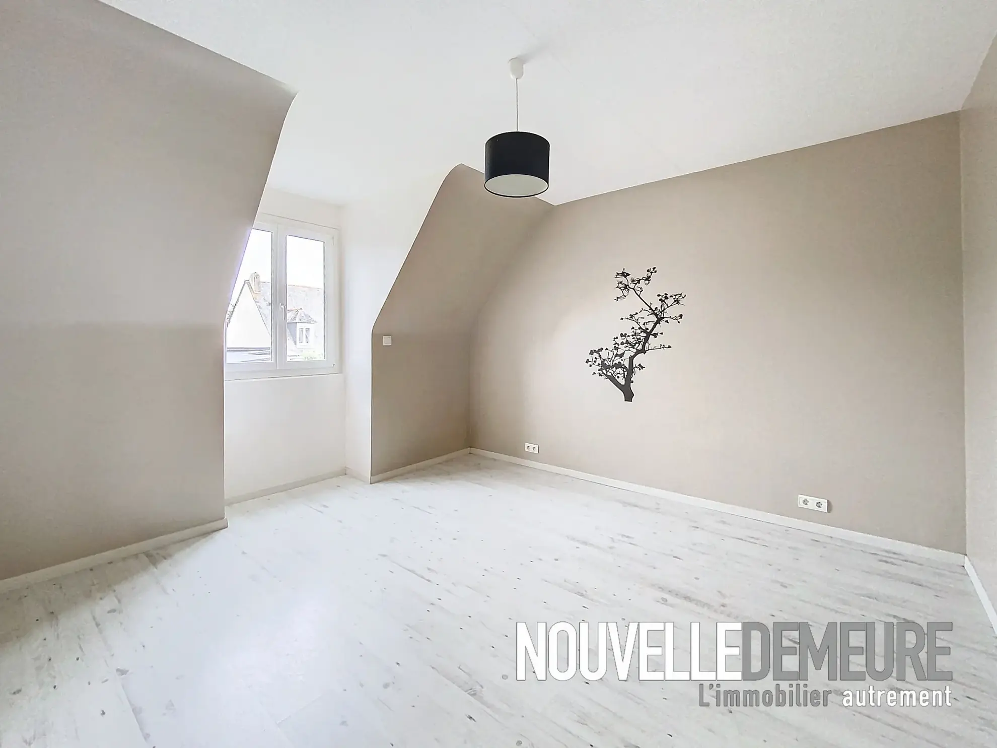 À vendre : Maison de 95 m² à Hirel avec jardin et terrasse 