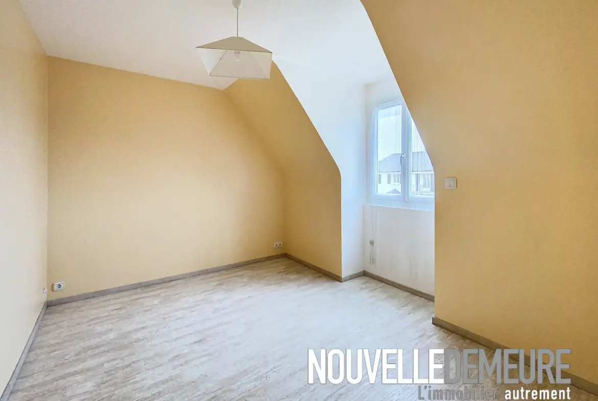 À vendre : Maison de 95 m² à Hirel avec jardin et terrasse 