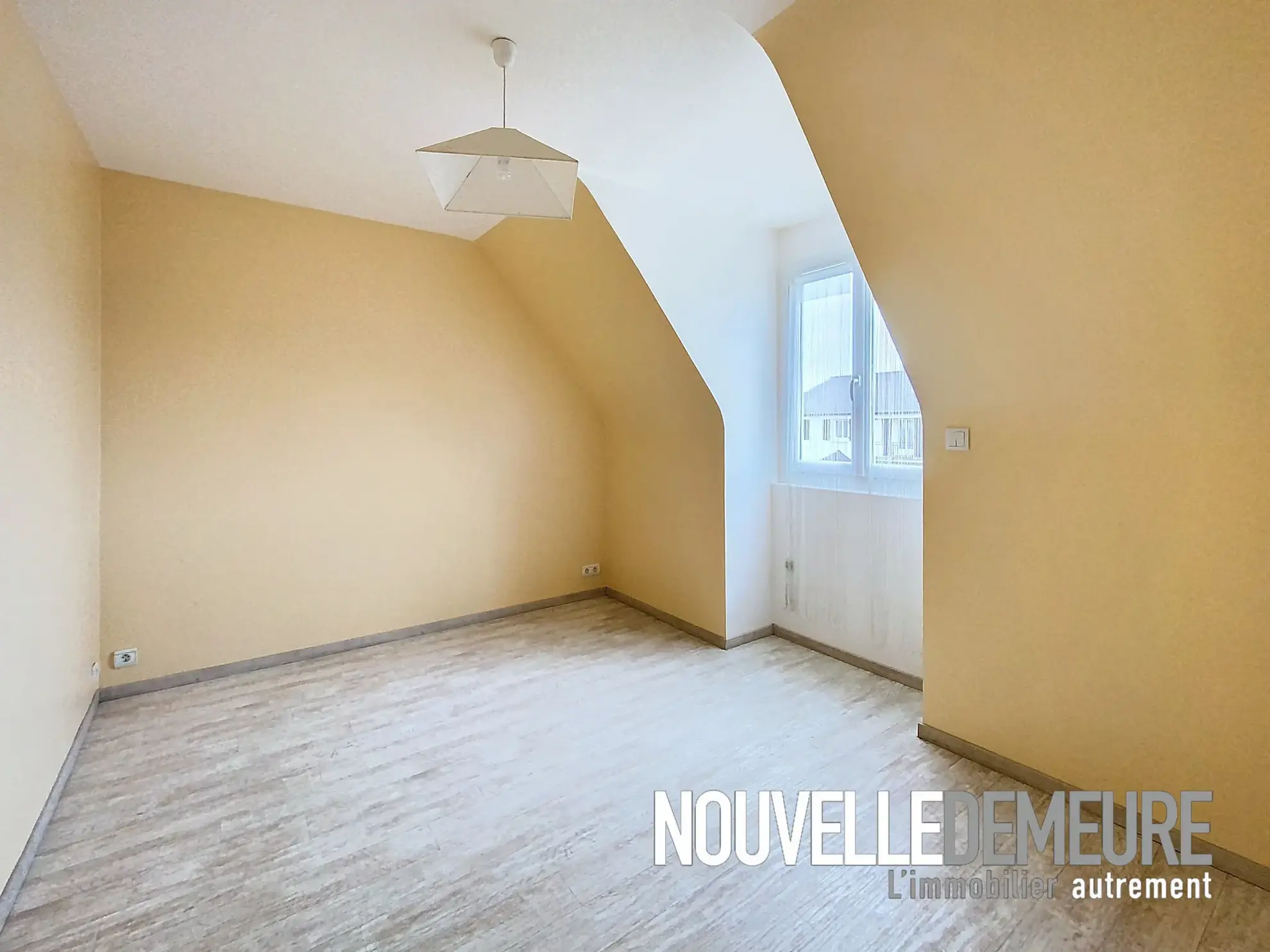À vendre : Maison de 95 m² à Hirel avec jardin et terrasse 