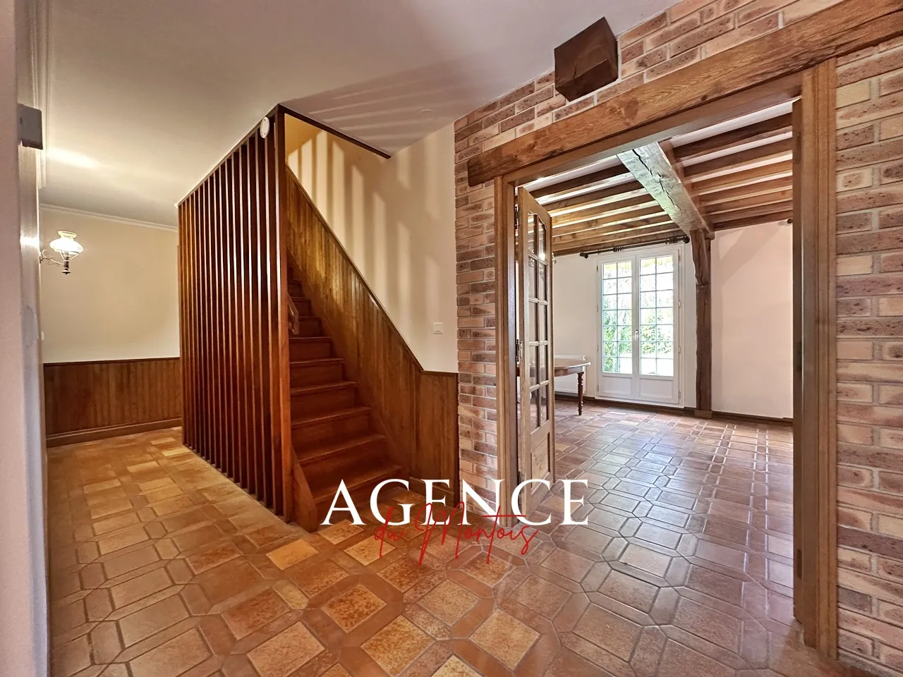 À vendre : Pavillon à Bray sur Seine - 4 chambres, jardin de 901 m² 