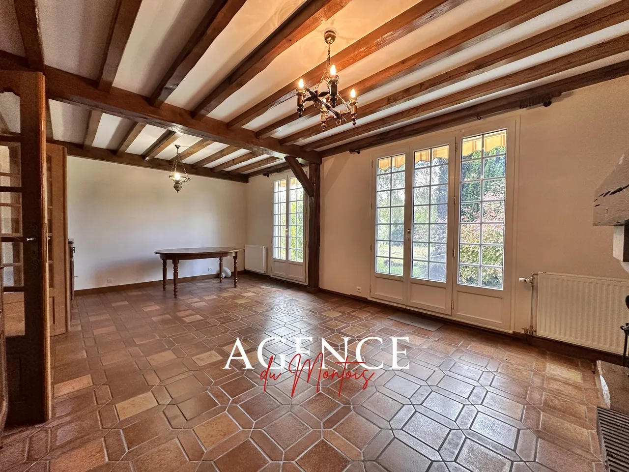 À vendre : Pavillon à Bray sur Seine - 4 chambres, jardin de 901 m² 
