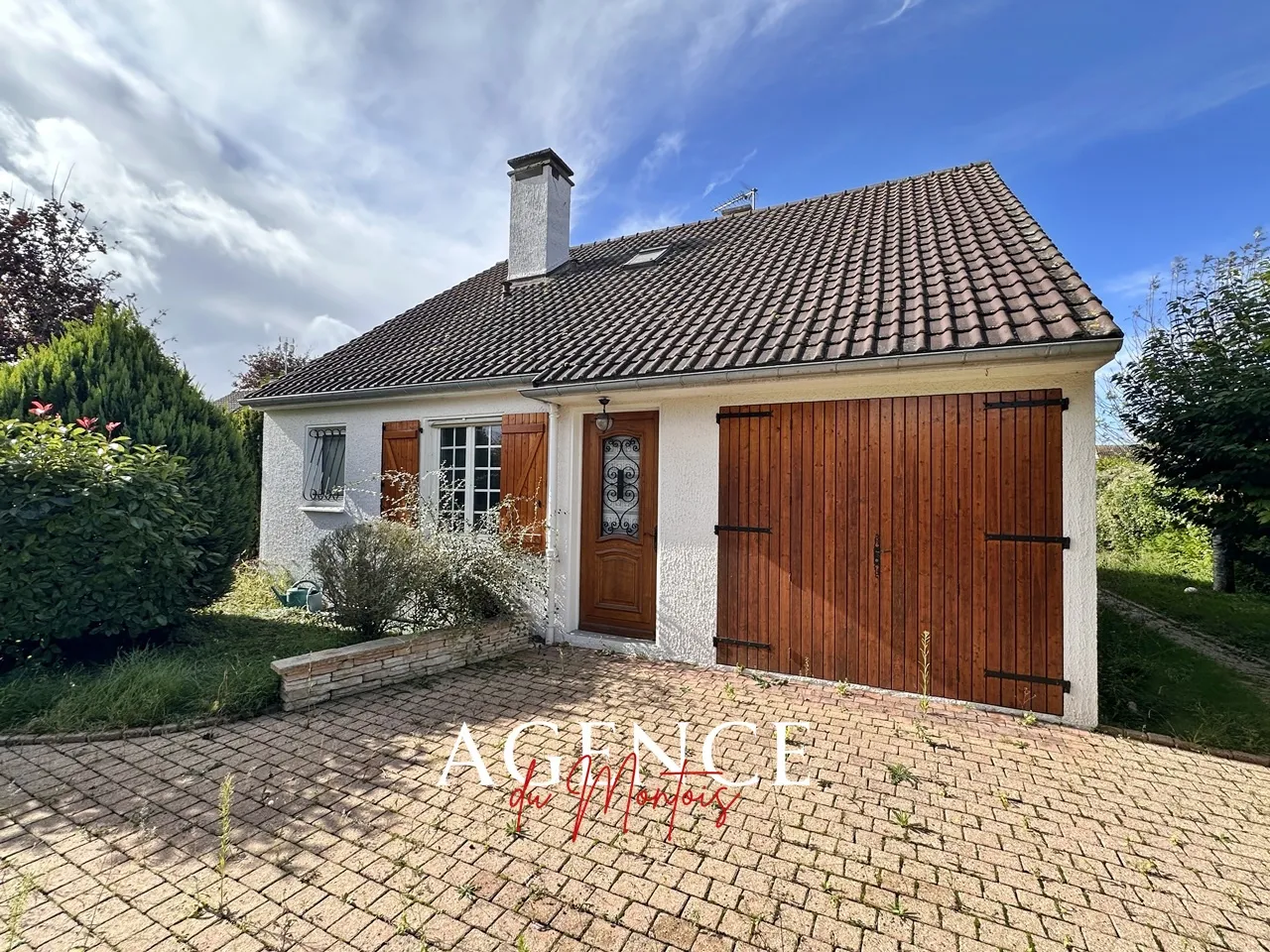 À vendre : Pavillon à Bray sur Seine - 4 chambres, jardin de 901 m² 