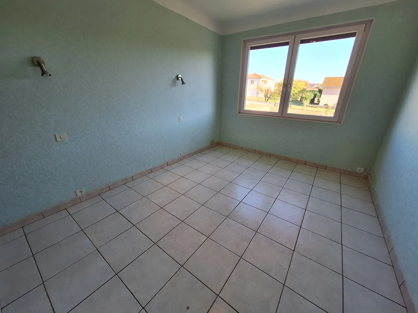 Maison à vendre à Saint-Alban-Du-Rhône - 119 m² - 3 chambres 
