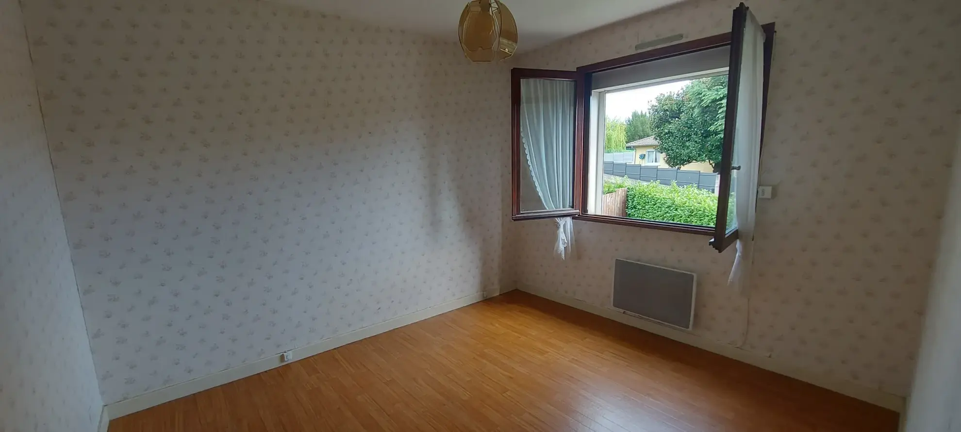 Vente de Villa 120 m² à Pont-Évêque - Quartier Calme 