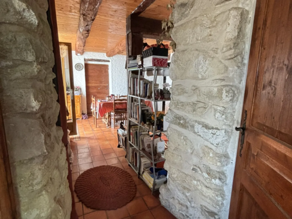 Maison de campagne avec possibilité de 2 logements à Crestet 