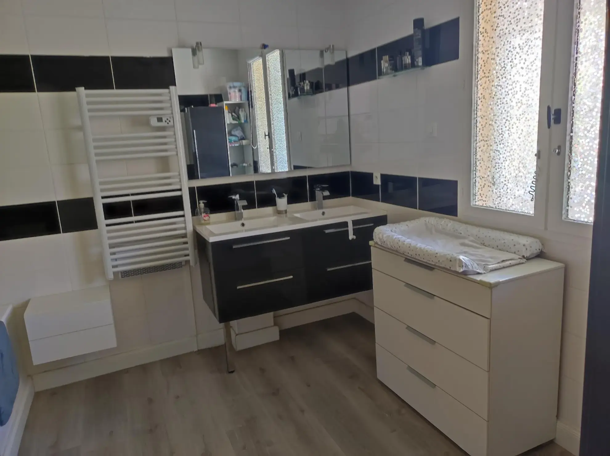 Maison rénovée à vendre à Auneau - 3 chambres, jardin clos 