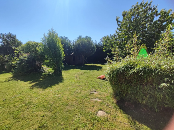 Maison rénovée à vendre à Auneau - 3 chambres, jardin clos 