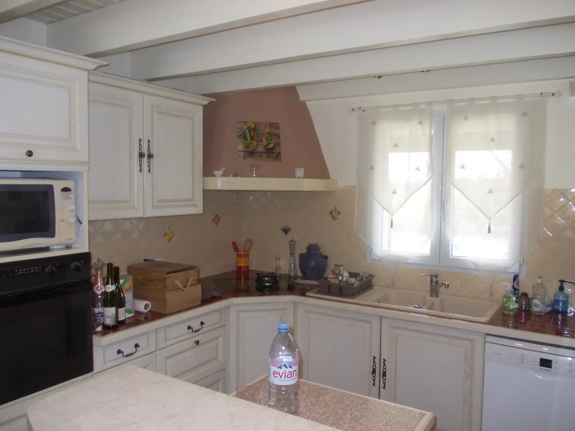 Maison contemporaine avec garage et piscine à vendre à Matha 