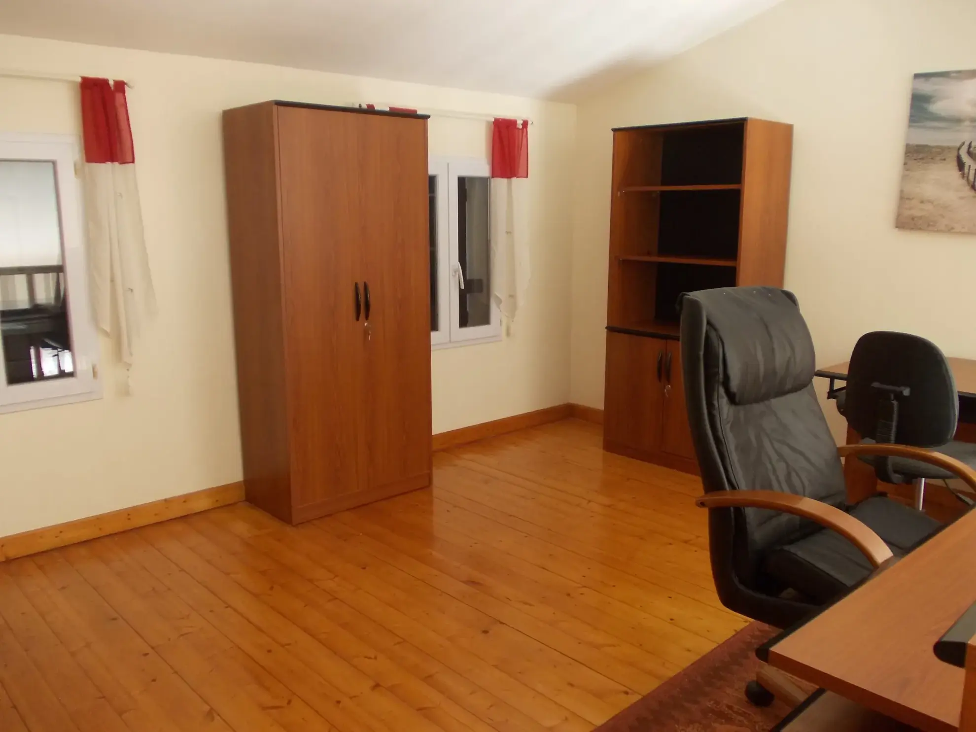 Maison contemporaine avec garage et piscine à vendre à Matha 