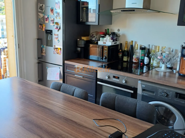 Appartement T3 en dernier étage à Mandelieu Capitou 