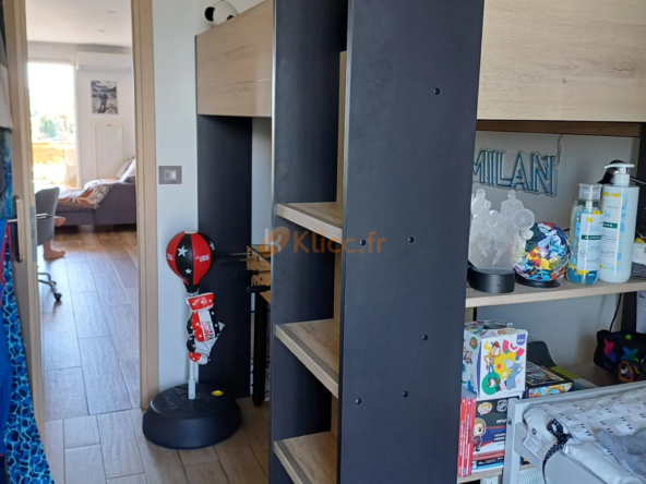 Appartement T3 en dernier étage à Mandelieu Capitou 
