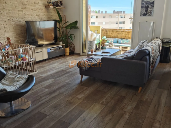Appartement T3 en dernier étage à Mandelieu Capitou 