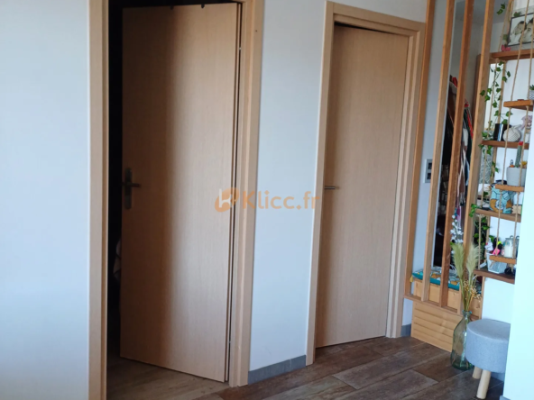 Appartement T3 en dernier étage à Mandelieu Capitou 