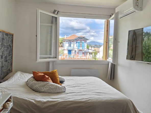 Appartement T3 en dernier étage à Mandelieu Capitou 