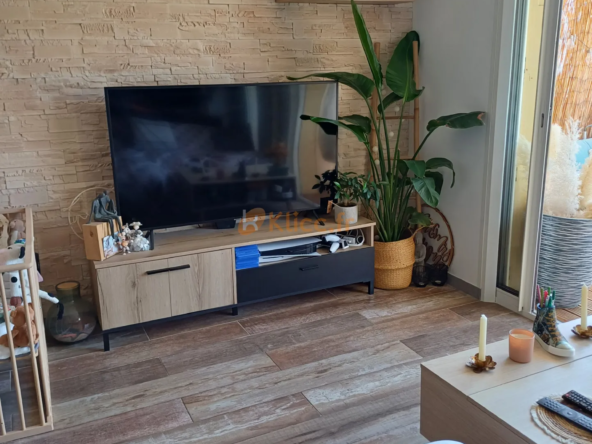 Appartement T3 en dernier étage à Mandelieu Capitou 
