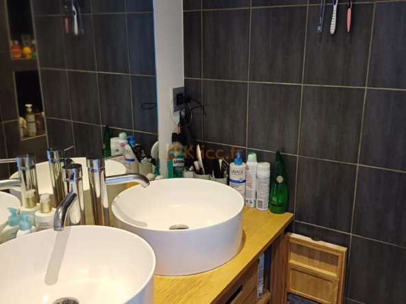 Appartement T3 en dernier étage à Mandelieu Capitou 