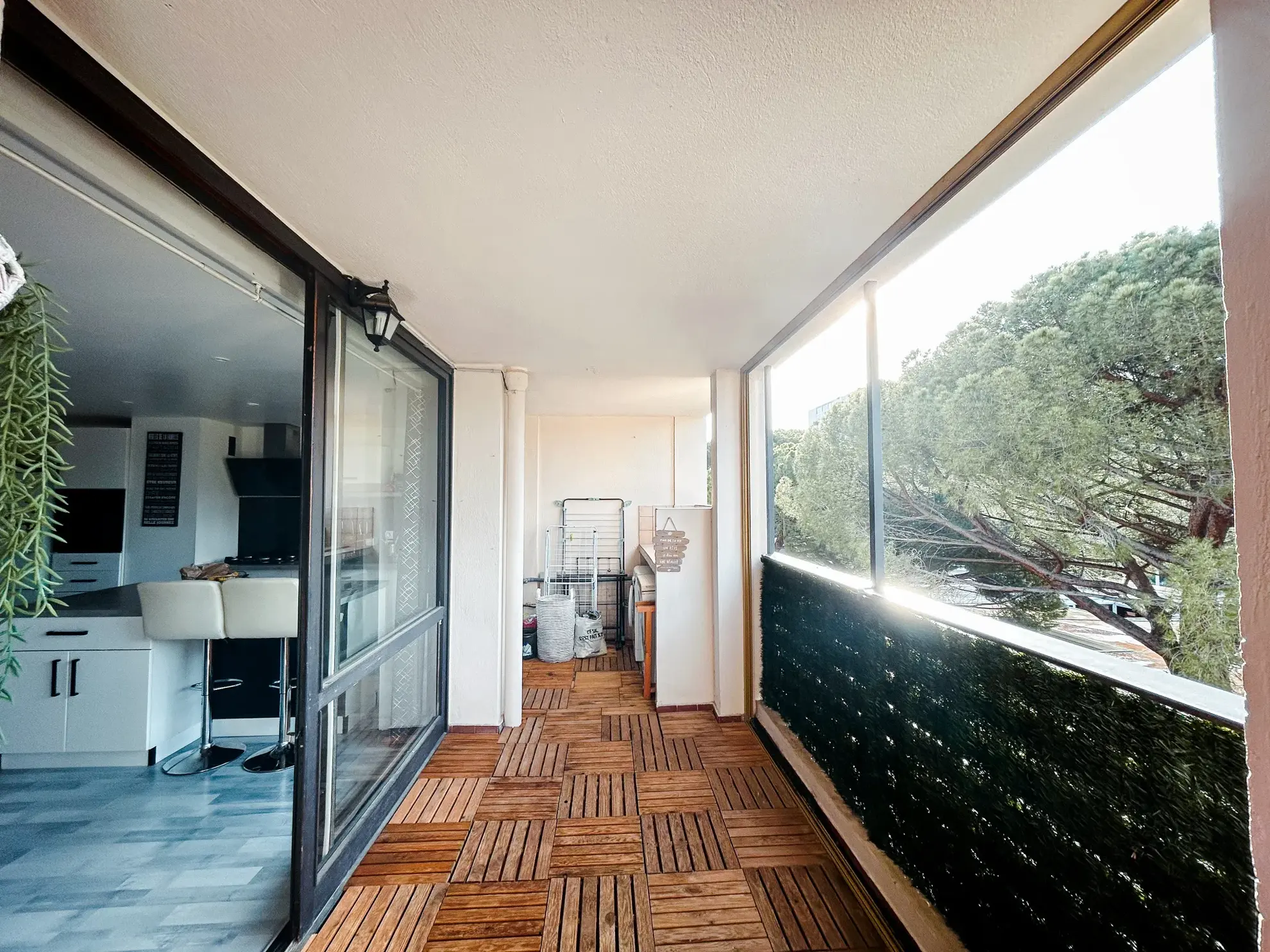 Appartement 5 pièces rénové avec terrasse sud à La Valette-du-Var 