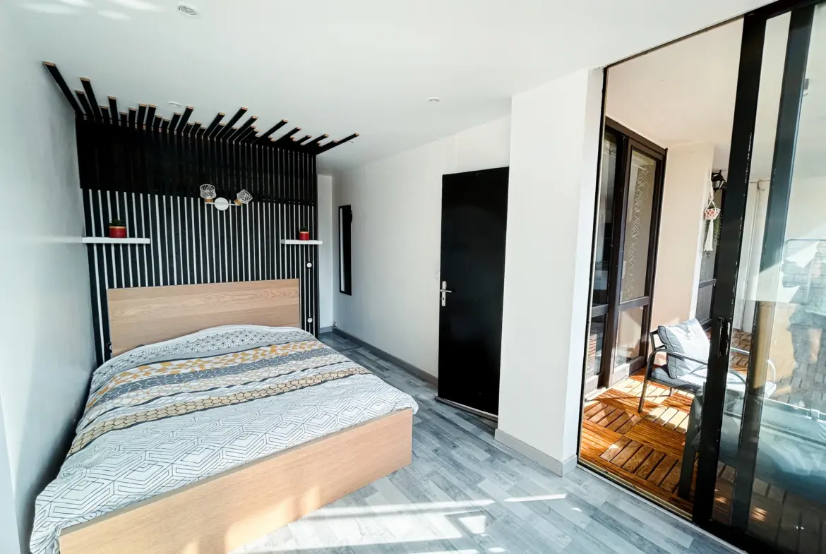 Appartement 5 pièces rénové avec terrasse sud à La Valette-du-Var 