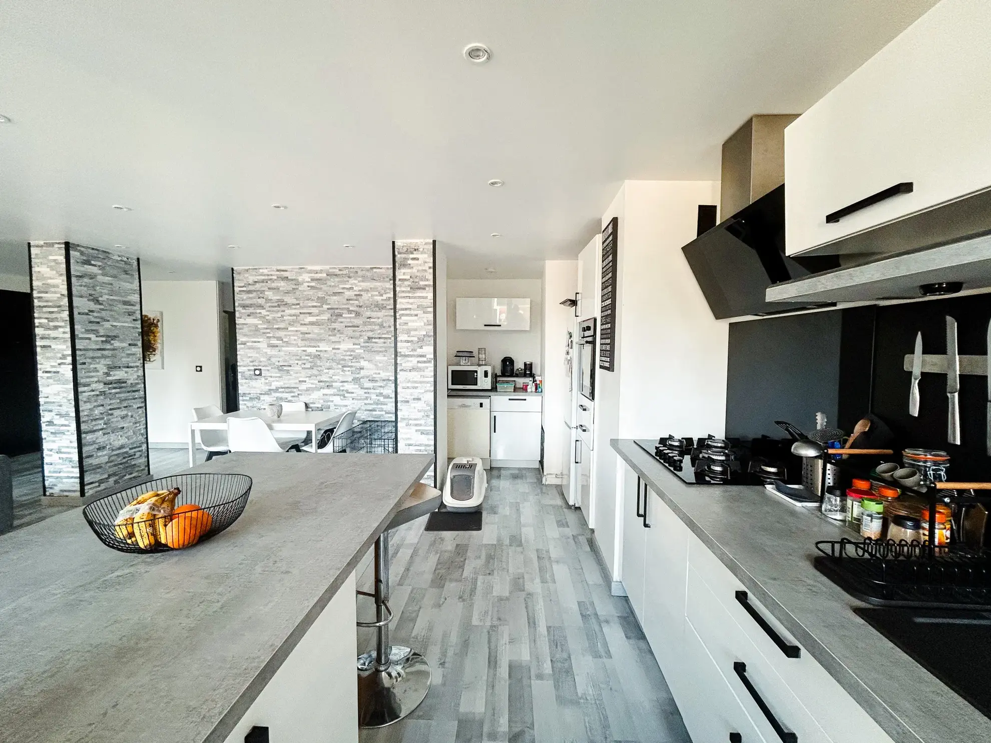 Appartement 5 pièces rénové avec terrasse sud à La Valette-du-Var 