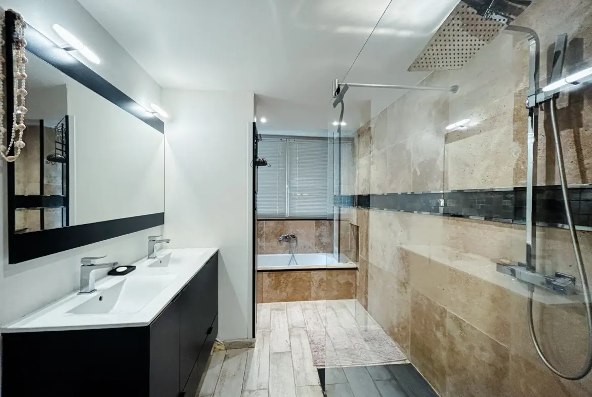 Appartement 5 pièces rénové avec terrasse sud à La Valette-du-Var 