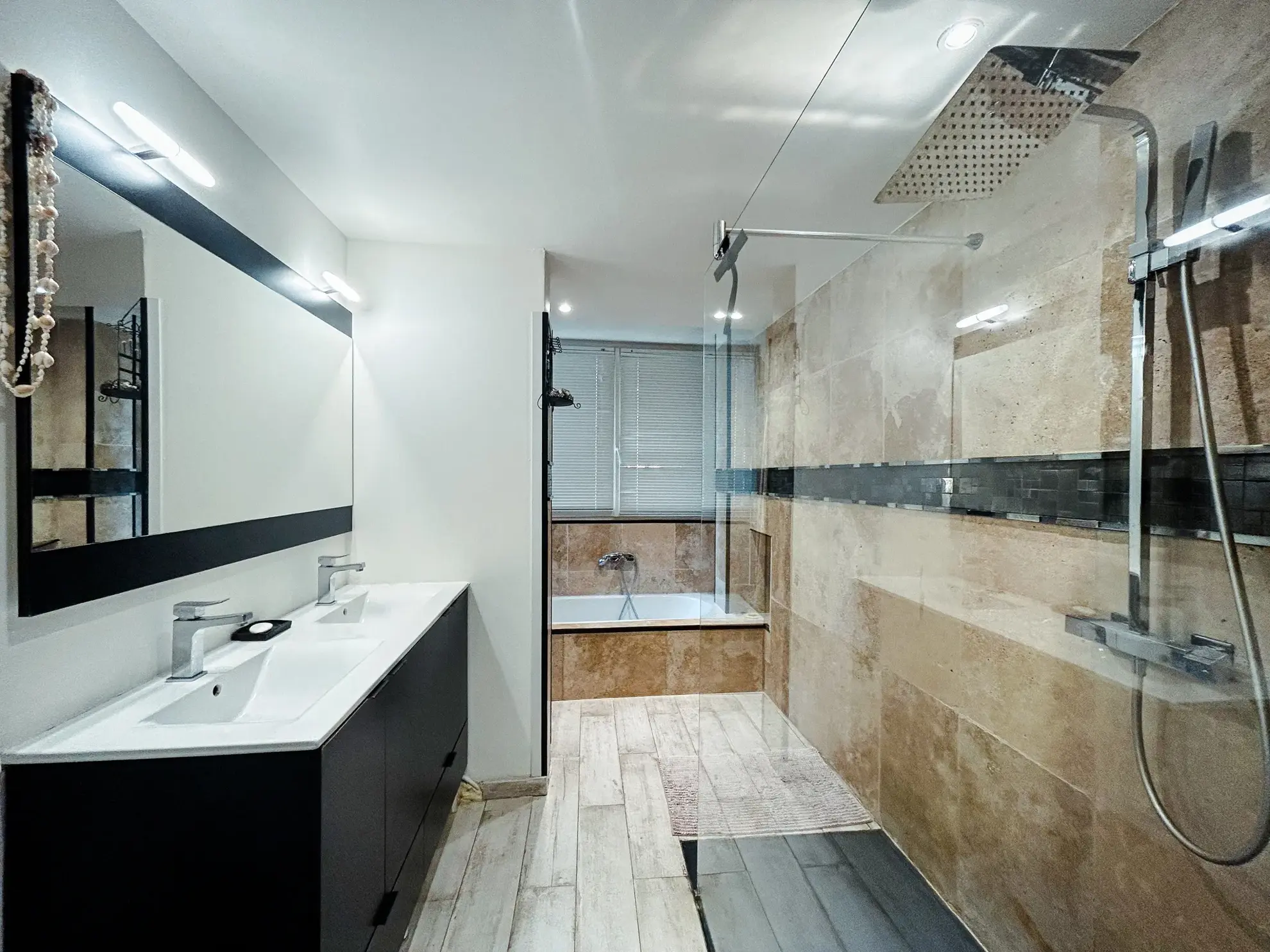 Appartement 5 pièces rénové avec terrasse sud à La Valette-du-Var 