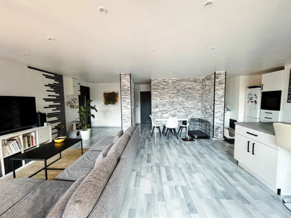 Appartement 5 pièces rénové avec terrasse sud à La Valette-du-Var