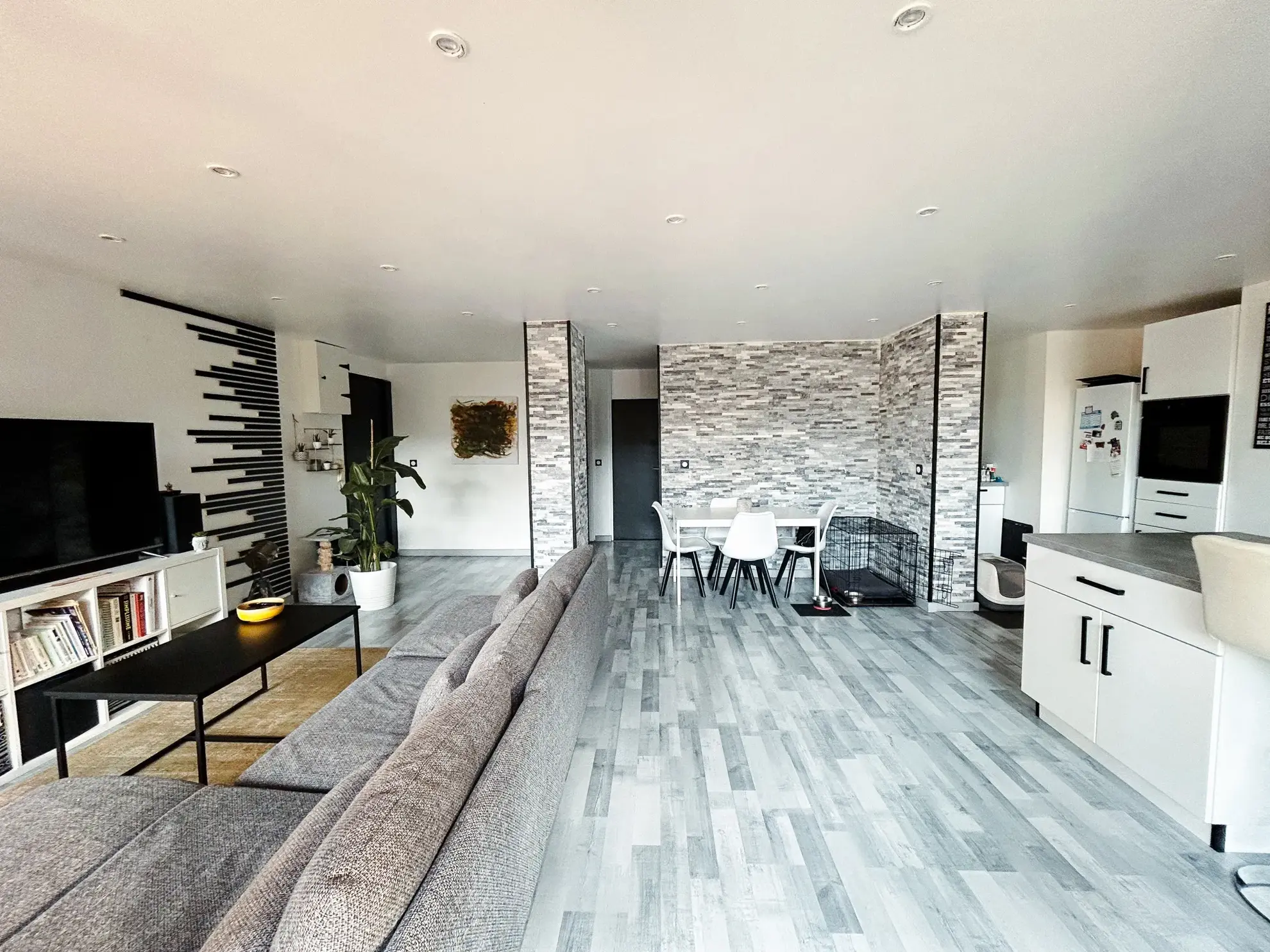 Appartement 5 pièces rénové avec terrasse sud à La Valette-du-Var 