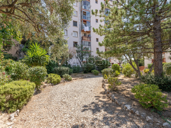 À vendre : Appartement T2 avec vue dégagée à Marseille 