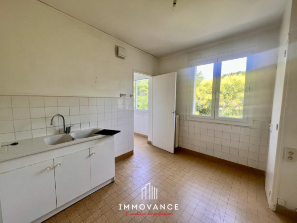 Appartement T4 avec terrasse et garage à Crest 