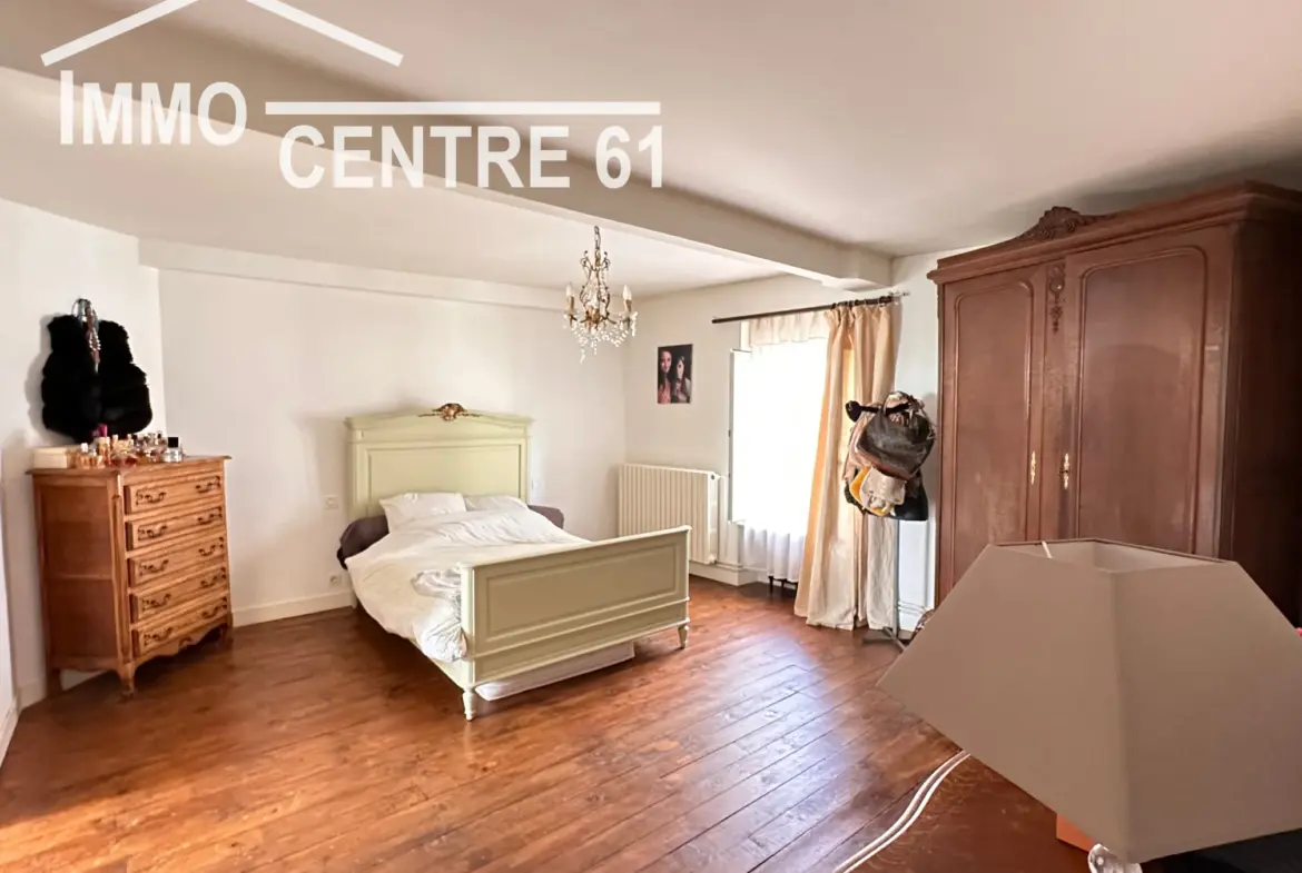 Charmante maison de ville à La Ferté Macé avec 3 chambres et garage 
