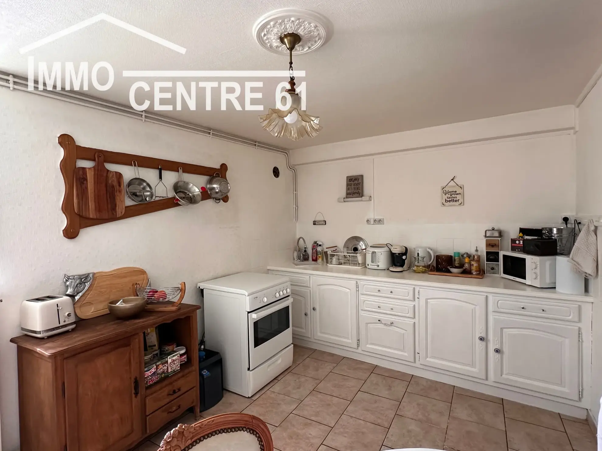 Charmante maison de ville à La Ferté Macé avec 3 chambres et garage 