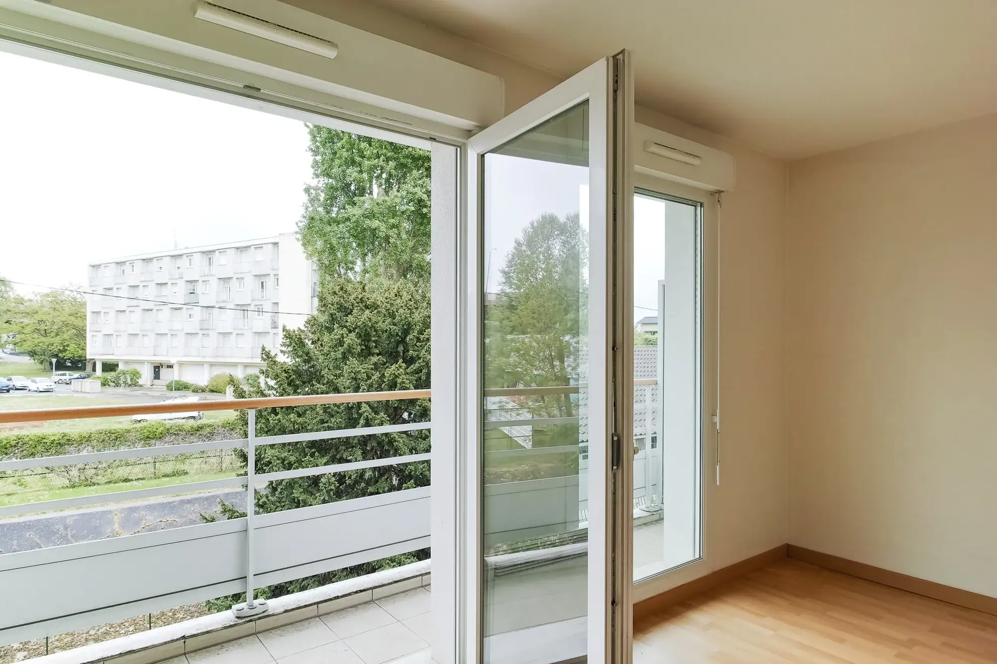 Achat d'un grand studio à Choisy-Le-Roi avec balcon et parking 