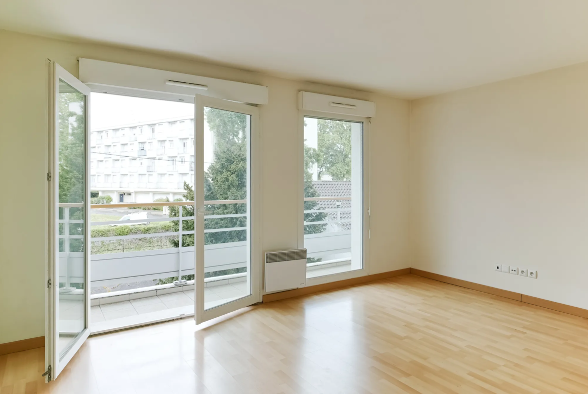Achat d'un grand studio à Choisy-Le-Roi avec balcon et parking 