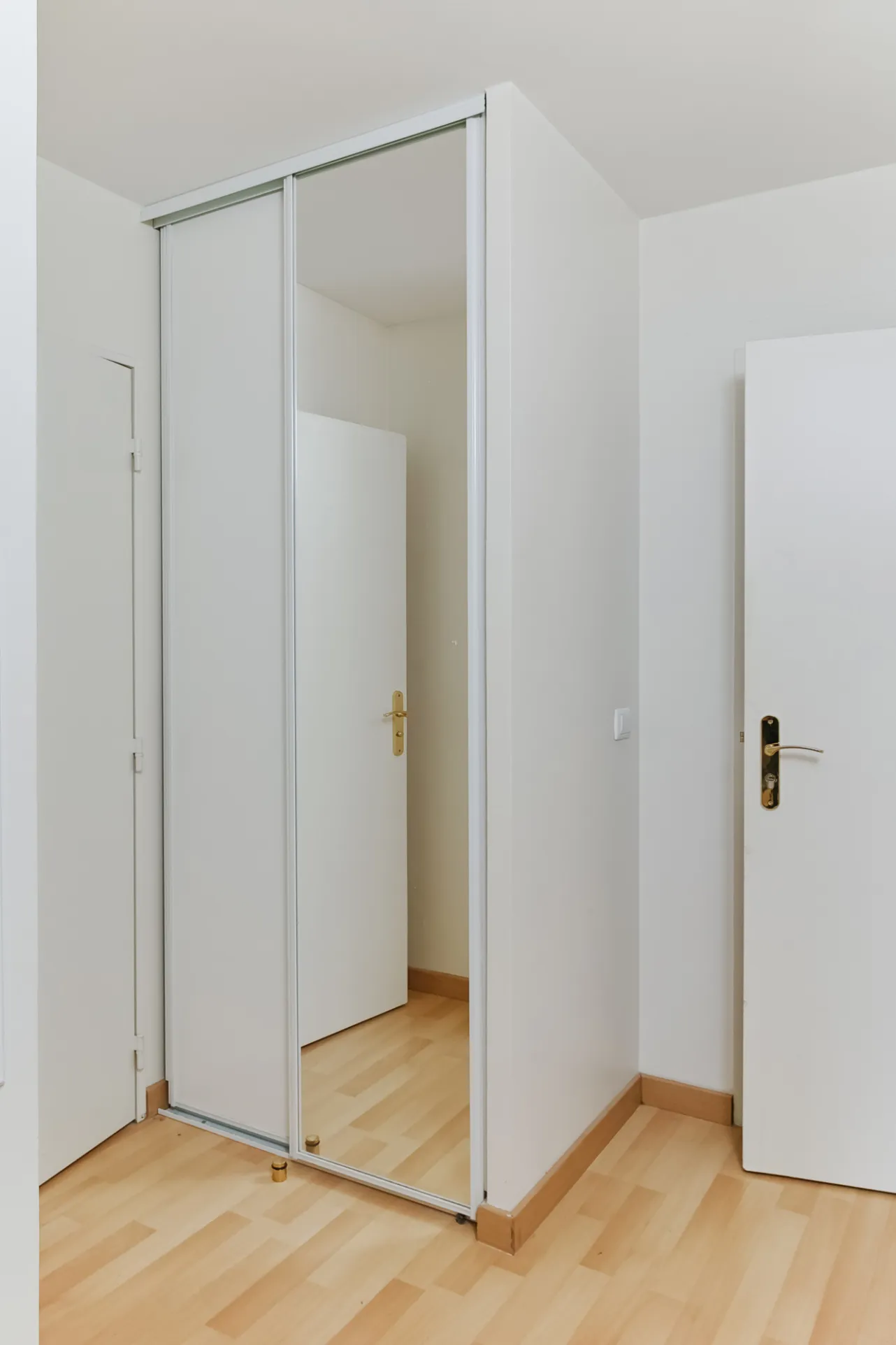Achat d'un grand studio à Choisy-Le-Roi avec balcon et parking 