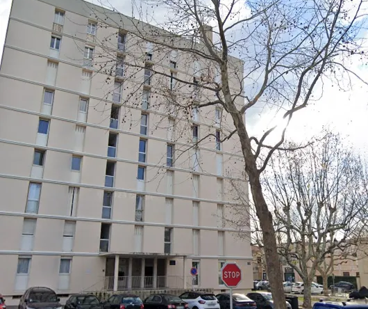 Appartement de type 2 à vendre en centre-ville de Marignane 