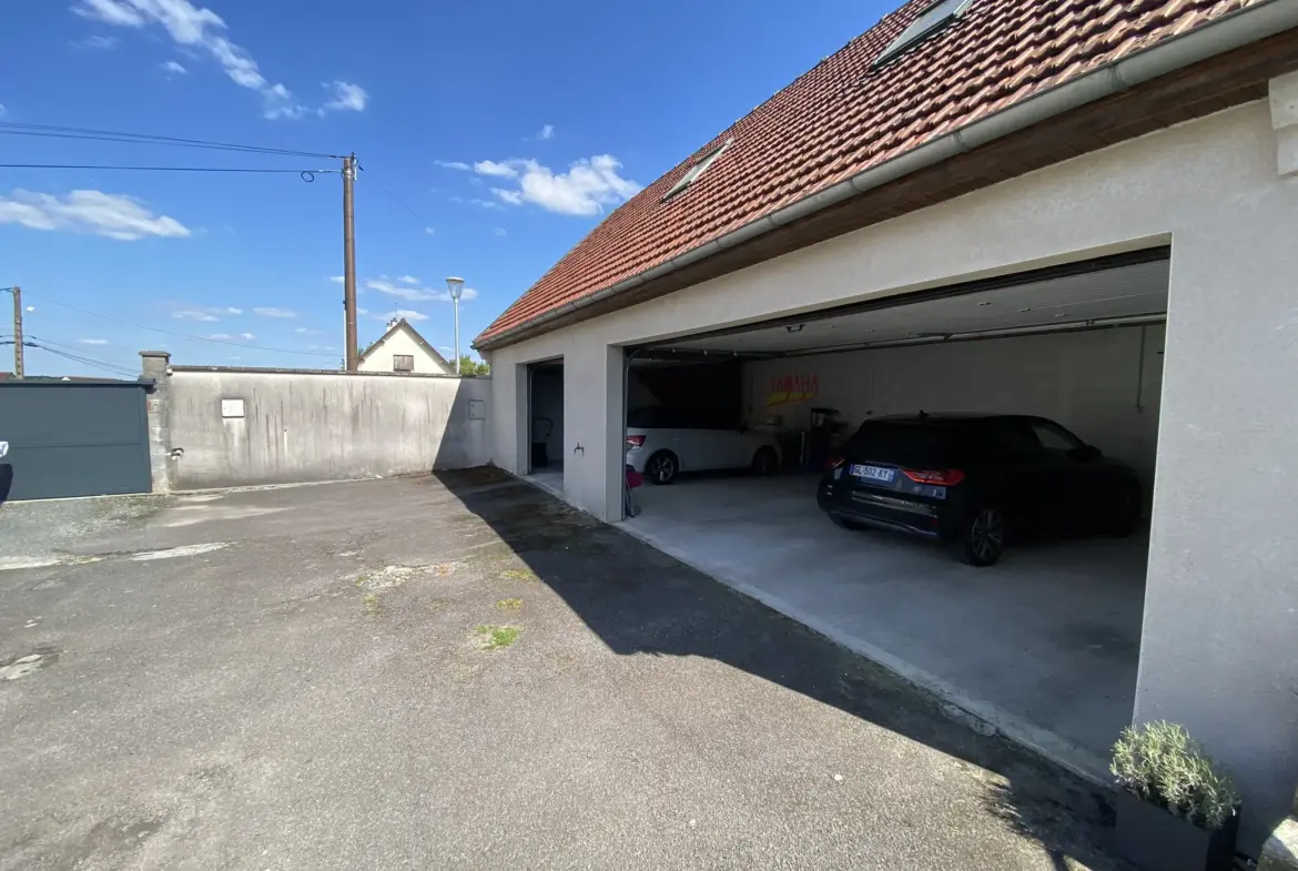 Maison à vendre à Erquery - Style Longère et Garage de 80 m² 