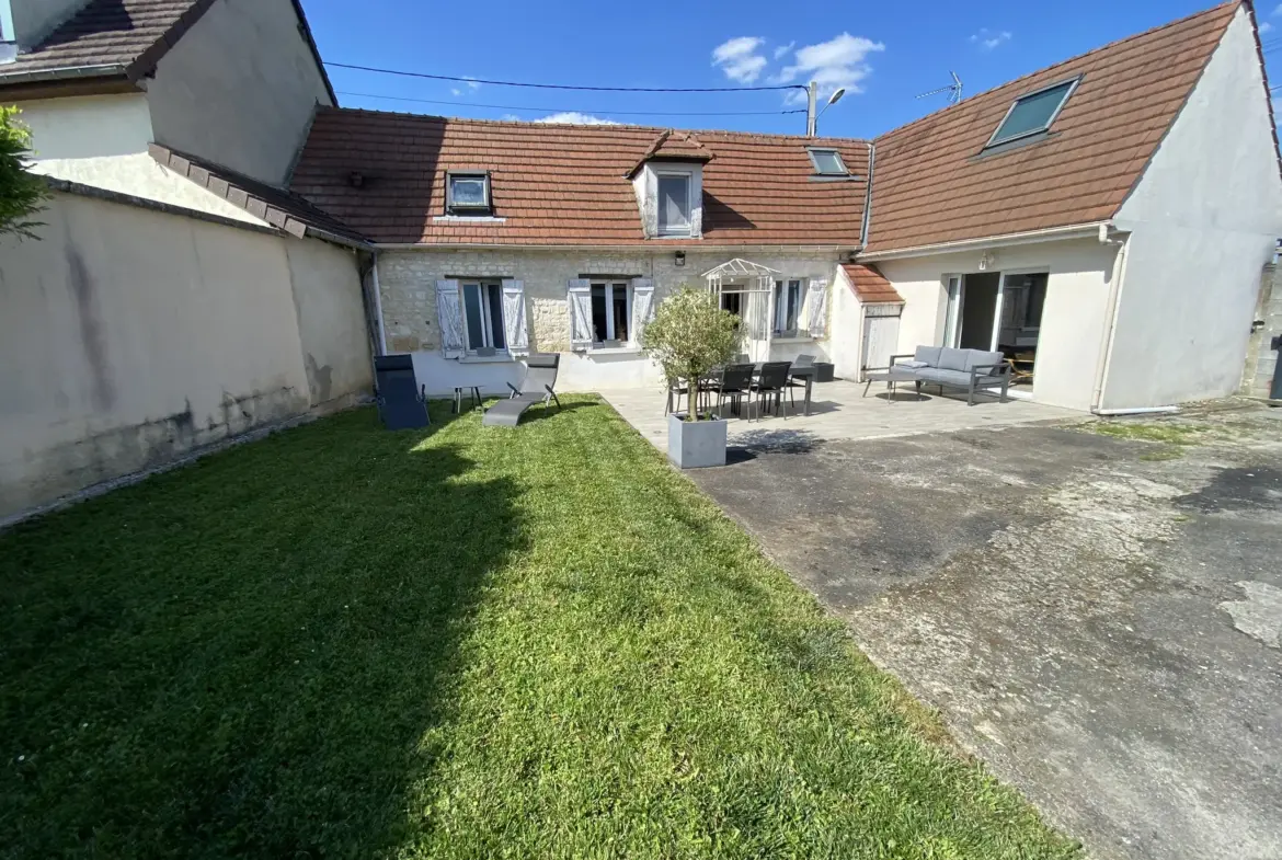 Maison à vendre à Erquery - Style Longère et Garage de 80 m² 