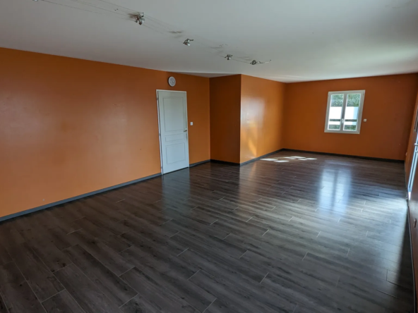 Vente Maison Plain-pied à MAGNE - Ancien Local Professionnel à Réhabiliter 