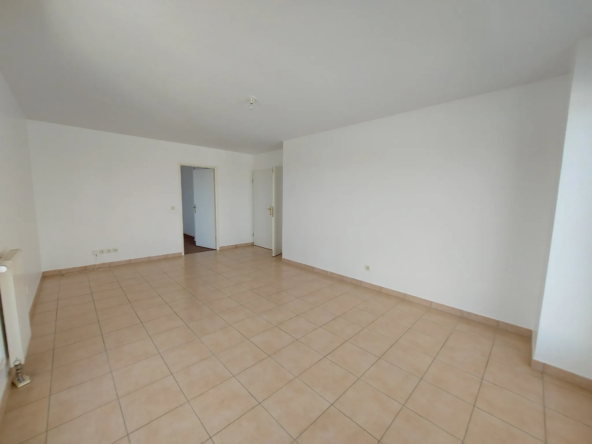 À vendre : Appartement 4 pièces avec terrasse à ÉlanCOURT 