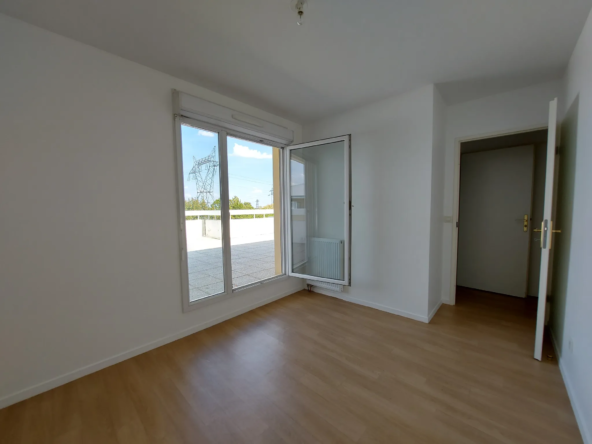 À vendre : Appartement 4 pièces avec terrasse à ÉlanCOURT 