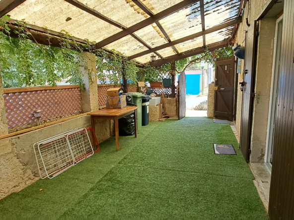 Maison à vendre à Gardanne avec terrasse et jardin 