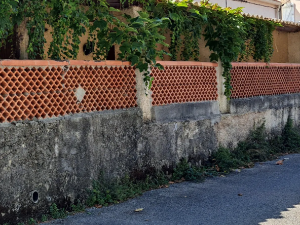Maison à vendre à Gardanne avec terrasse et jardin 