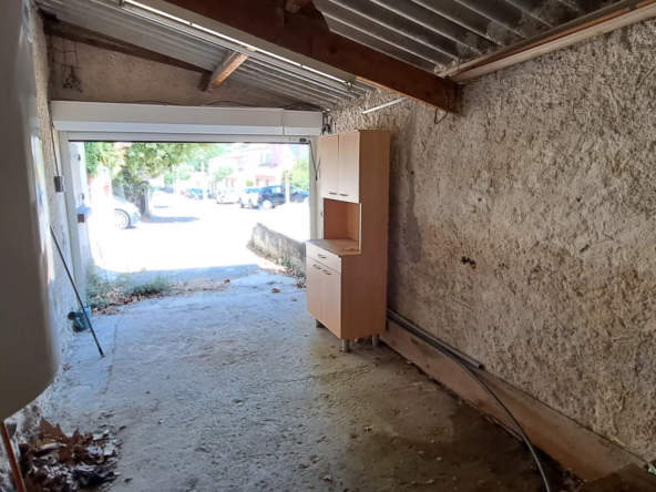 Maison à vendre à Gardanne avec terrasse et jardin 