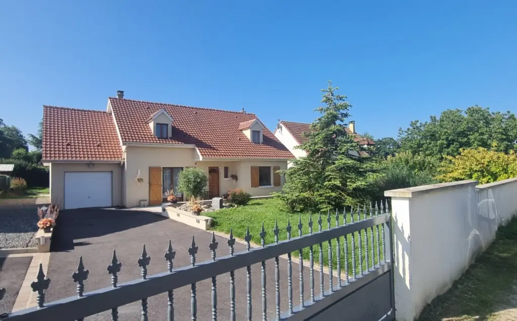 Maison traditionnelle à Auneau avec 4 chambres