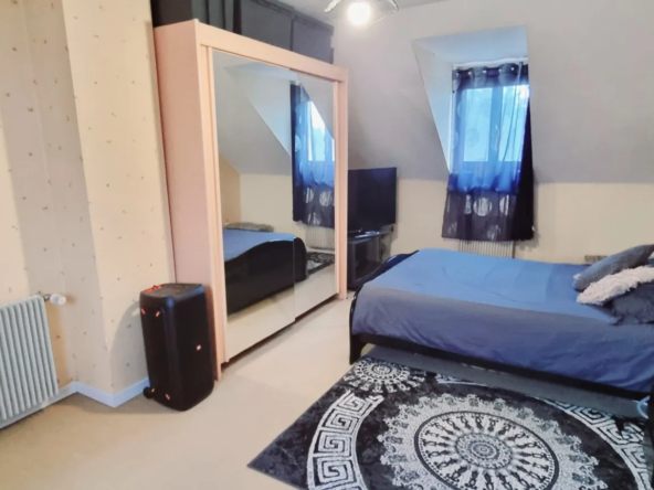 Maison traditionnelle à Auneau avec 4 chambres 