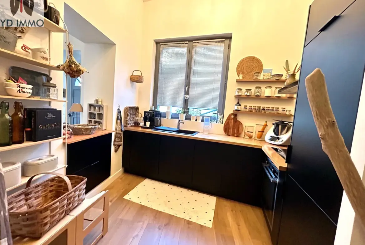 Maison en Pierre Rénovée avec Piscine à Langoiran 