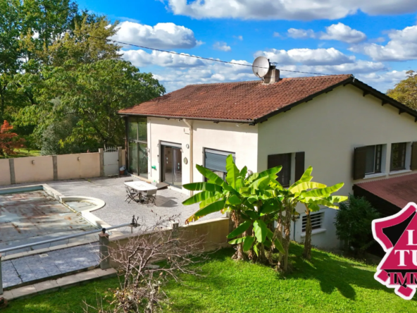 Maison 5 chambres avec piscine et garage à Penne D'Agenais 